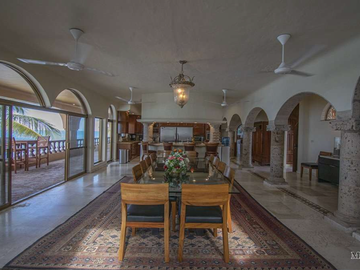VENTA-Casa frente al Mar, El Delfin, Mazatlan, Sinaloa