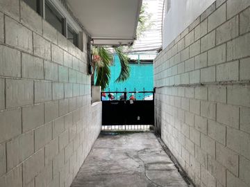 CAO - FOR SALE: 2 Houses in 1 Compound in Poblacion Makati