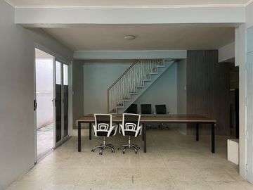 CAO - FOR SALE: 2 Houses in 1 Compound in Poblacion Makati