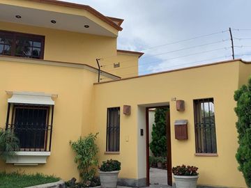 VENDO HERMOSA CASA EN LA MEJOR ZONA DE LA URB. LA FONTANA, MOLINA