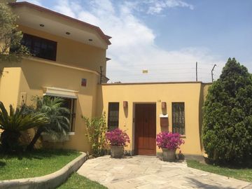VENDO HERMOSA CASA EN LA MEJOR ZONA DE LA URB. LA FONTANA, MOLINA
