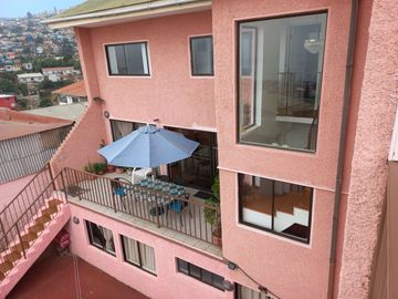 Valparaiso. ¨Preciosa casa de 200 m2 . Preciosa vista