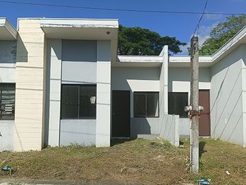 House and lot for sale in Maria Drive Amaia Scapes Phase 2 Barangay Barandal Calamba City Laguna