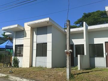 House and lot for sale in Maria Drive Amaia Scapes Phase 2 Barangay Barandal Calamba City Laguna