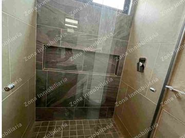 CASA EN VENTA EN RESIDENCIAL LOMBARDIA IRAPUATO