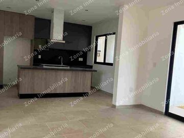 CASA EN VENTA EN RESIDENCIAL LOMBARDIA IRAPUATO