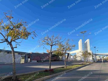 CASA EN VENTA EN RESIDENCIAL LOMBARDIA IRAPUATO