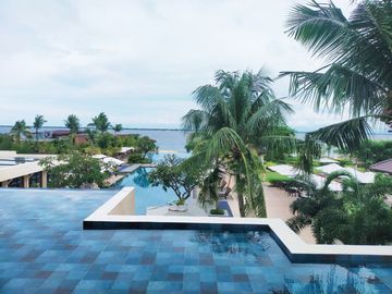 Three Bedrooms Modern-Style House in a Beach Resort