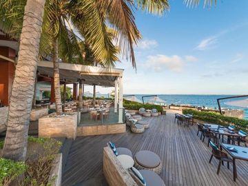 Three Bedrooms Modern-Style House in a Beach Resort