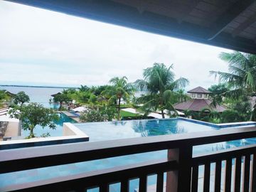 Three Bedrooms Modern-Style House in a Beach Resort