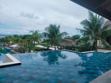 Three Bedrooms Modern-Style House in a Beach Resort