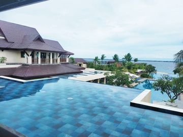 Three Bedrooms Modern-Style House in a Beach Resort