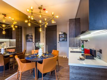 Spacious and modern 1 bedroom freehold condo in Langsuan