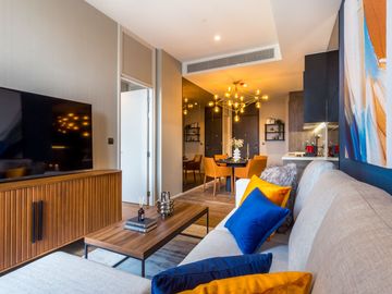 Spacious and modern 1 bedroom freehold condo in Langsuan