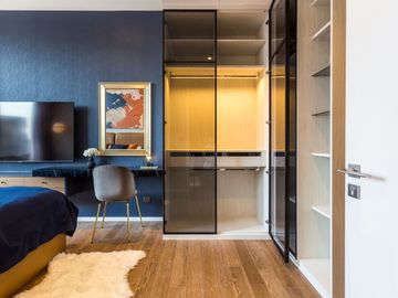 Spacious and modern 1 bedroom freehold condo in Langsuan