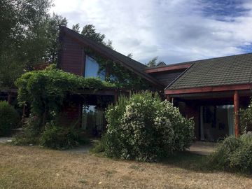 casa de ensueño  con vista panoramica al Lago Villarrica / sector club de campo
