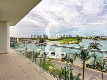 Departamento en Venta en Cancún en SLS Marina Beach Puerto Cancún con Terraza