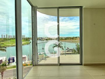 Departamento en Venta en Cancún en SLS Marina Beach Puerto Cancún con Terraza