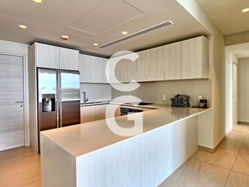 Departamento en Venta en Cancún en SLS Marina Beach Puerto Cancún con Terraza