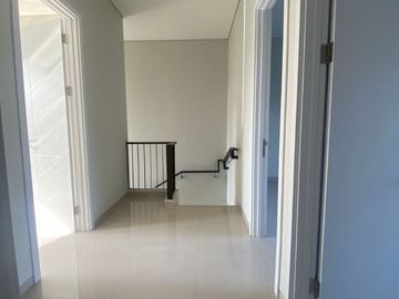 Rumah 2 Lantai Bagus Siap Huni di Discovery Amore Bintaro Sektor 9