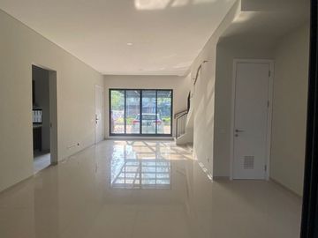Rumah 2 Lantai Bagus Siap Huni di Discovery Amore Bintaro Sektor 9