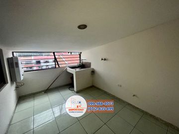 CASA DE 6 DORMITORIOS en venta, Sector Totoracocha C1070