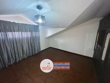 CASA DE 6 DORMITORIOS en venta, Sector Totoracocha C1070
