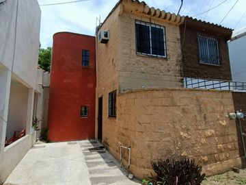 Casa de 2 recámaras más estudio en Fracc. Geovillas del Puerto