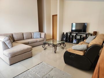 venta casa en juriquilla con alberca departamento independiente