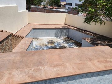 venta casa en juriquilla con alberca departamento independiente