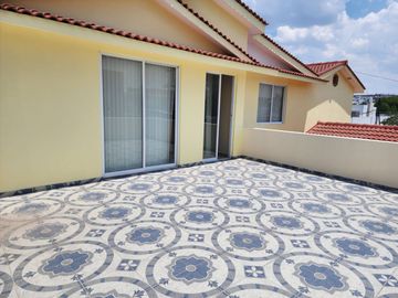 venta casa en juriquilla con alberca departamento independiente