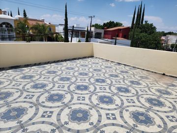venta casa en juriquilla con alberca departamento independiente