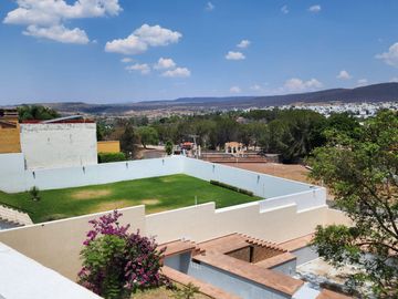 venta casa en juriquilla con alberca departamento independiente