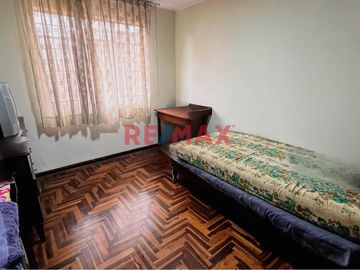 Se Vende Departamento En Breña A 1 Cuadra De Av.Alfonso Ugarte(Estacion España Del Metropolitano)