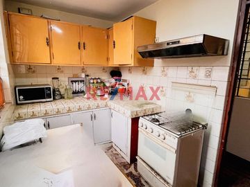 Se Vende Departamento En Breña A 1 Cuadra De Av.Alfonso Ugarte(Estacion España Del Metropolitano)
