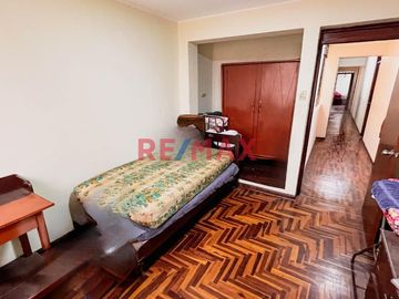 Se Vende Departamento En Breña A 1 Cuadra De Av.Alfonso Ugarte(Estacion España Del Metropolitano)