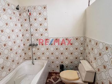 Se Vende Departamento En Breña A 1 Cuadra De Av.Alfonso Ugarte(Estacion España Del Metropolitano)