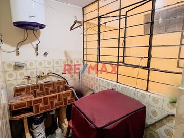 Se Vende Departamento En Breña A 1 Cuadra De Av.Alfonso Ugarte(Estacion España Del Metropolitano)
