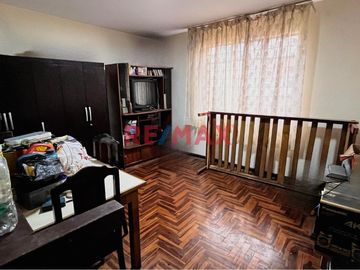 Se Vende Departamento En Breña A 1 Cuadra De Av.Alfonso Ugarte(Estacion España Del Metropolitano)