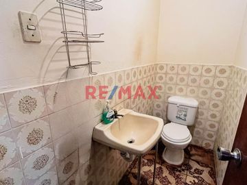 Se Vende Departamento En Breña A 1 Cuadra De Av.Alfonso Ugarte(Estacion España Del Metropolitano)