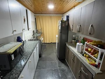 VENDE HERMOSA Y AMPLIA CASA (TALCA)