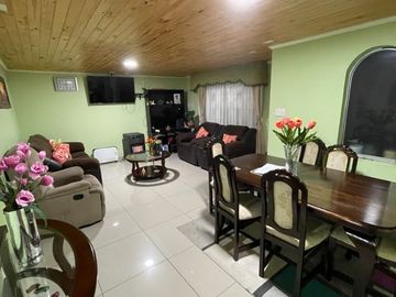 VENDE HERMOSA Y AMPLIA CASA (TALCA)