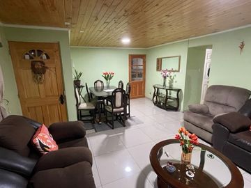 VENDE HERMOSA Y AMPLIA CASA (TALCA)