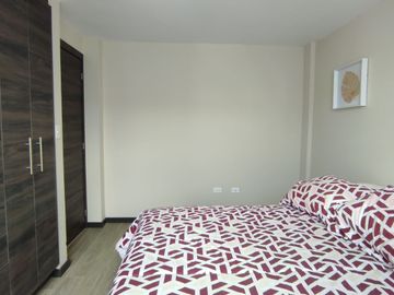 CALDERÓN VENDO CASAS VIP A ESTRENAR