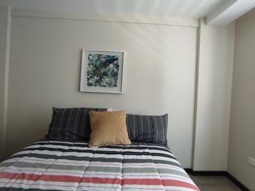 CALDERÓN VENDO CASAS VIP A ESTRENAR