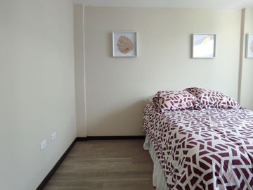 CALDERÓN VENDO CASAS VIP A ESTRENAR