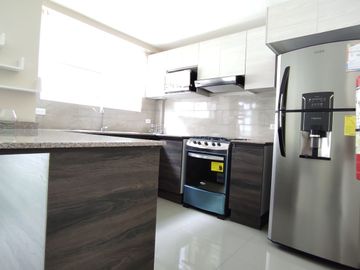CALDERÓN VENDO CASAS VIP A ESTRENAR
