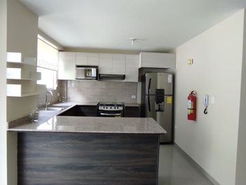 CALDERÓN VENDO CASAS VIP A ESTRENAR