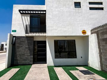 INCREIBLE Y ESPACIOSA CASA MUY CERCA DE ZONA INDUSTRIAL.