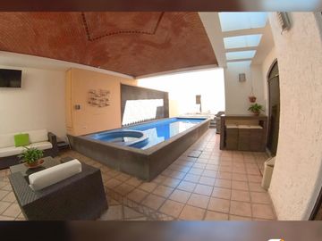 Casa con Alberca y Jacuzzi en Perfectas Condiciones en Av,Himalaya Dentro de Privada segura y silenciosa